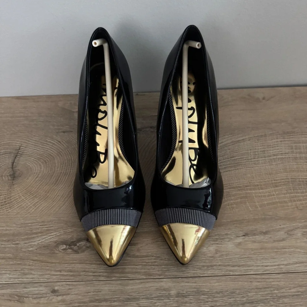 Simply Be Shoes Black Patent Leather Pointed Toe Gold Cap Heel Dress Pump Size 7